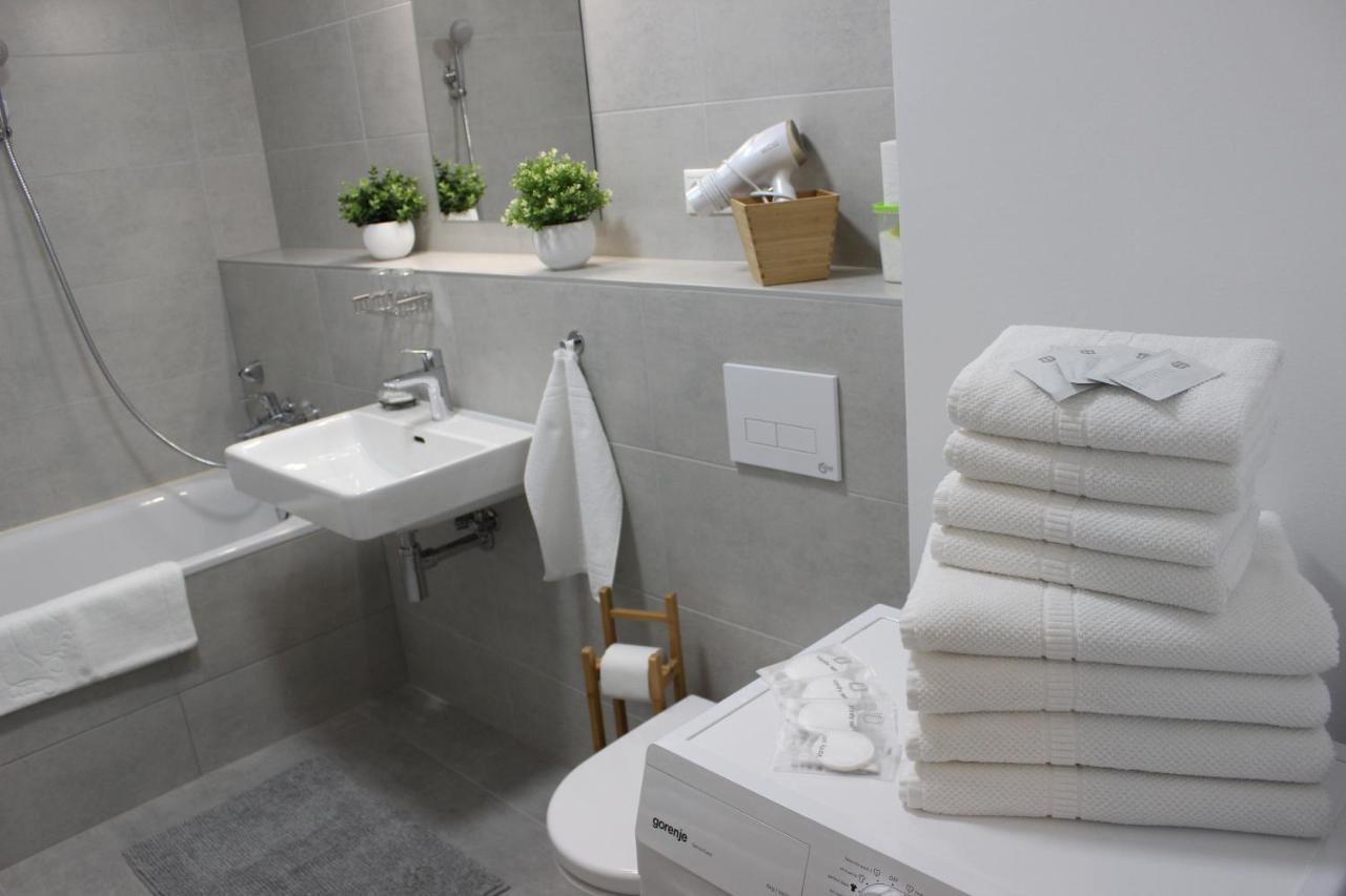 Leo Apartment Free Parking - Augusta Bratislava Ngoại thất bức ảnh